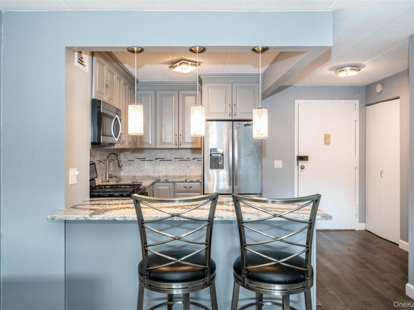 666 Pelham Road 5L, New Rochelle NY 10805