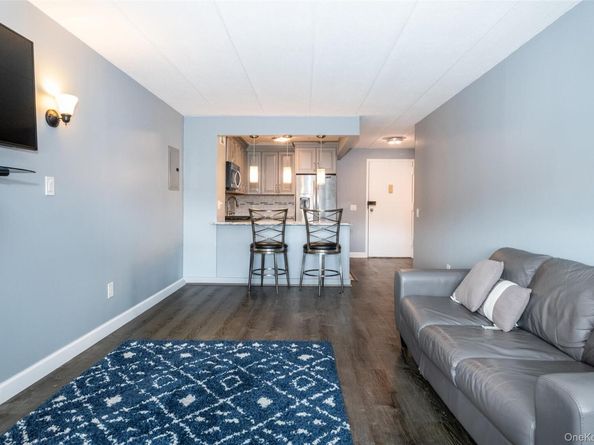 666 Pelham Road 5L, New Rochelle NY 10805