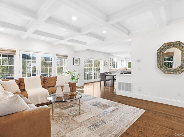 8 Wakefield Road, Scarsdale NY 10583