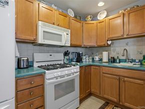 54 Morley Circle, Melville NY 11747