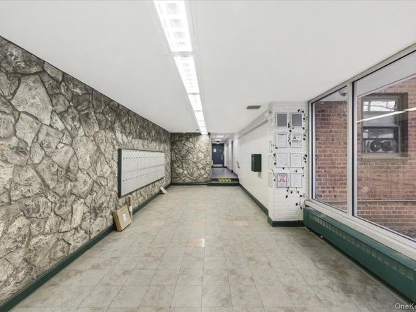 204-15 Foothill Avenue B44, Hollis NY 11423