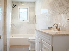 130 Wampum Lane, West Islip NY 11795