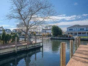 130 Wampum Lane, West Islip NY 11795