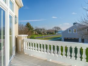 130 Wampum Lane, West Islip NY 11795