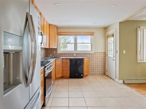 4274 Broadway, Island Park NY 11558