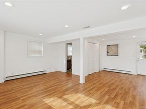 4274 Broadway, Island Park NY 11558