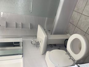 224-04 Manor Road Lower Level First Foor, Queens Village NY 11427