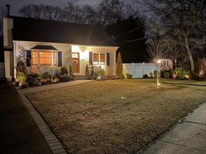 115 Academy Street, Bayport NY 11705