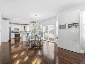 24 Ridge Court, Hauppauge NY 11788