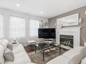 24 Ridge Court, Hauppauge NY 11788