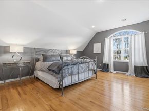 24 Ridge Court, Hauppauge NY 11788