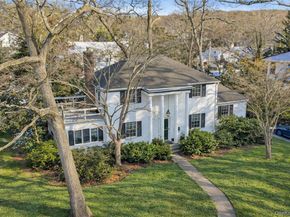 61 Squirrel Hill Road, East Hills NY 11577