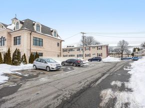 324 Post Avenue 8F, Westbury NY 11590