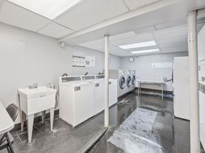 324 Post Avenue 8F, Westbury NY 11590