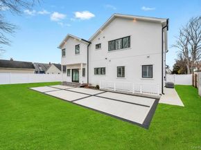 185 9th Street, Hicksville NY 11801