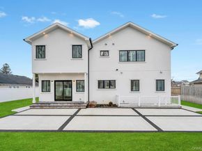 185 9th Street, Hicksville NY 11801