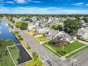 29 North Plaza, Amity Harbor NY 11701