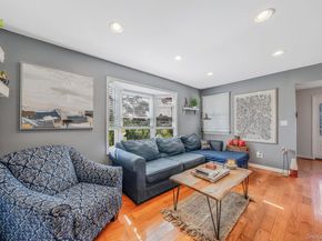 29 North Plaza, Amity Harbor NY 11701