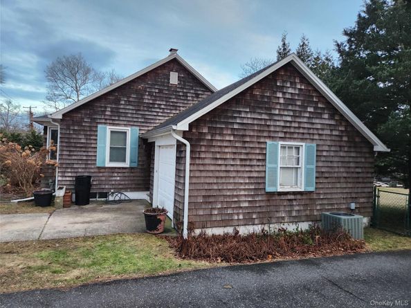 53 Riverside Drive, Riverhead NY 11901