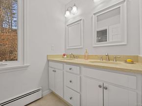 11 Pondview Close, Chappaqua NY 10514