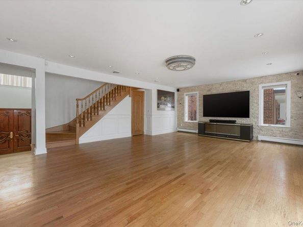 15920 82nd Street, Howard Beach NY 11414