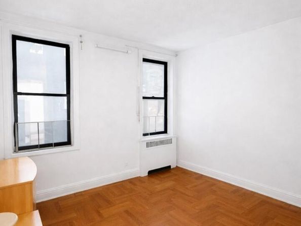 14416 35 Avenue 3, Flushing NY 11354