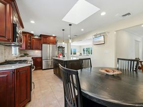 205 Oak Neck Lane, West Islip NY 11795