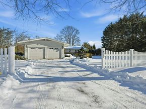 205 Oak Neck Lane, West Islip NY 11795