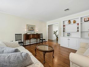 205 Oak Neck Lane, West Islip NY 11795