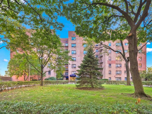 29-30 137th Street 3C, Flushing NY 11354