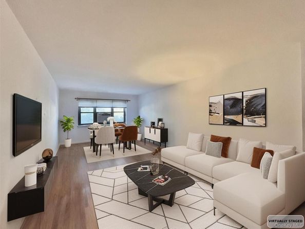29-30 137th Street 3C, Flushing NY 11354
