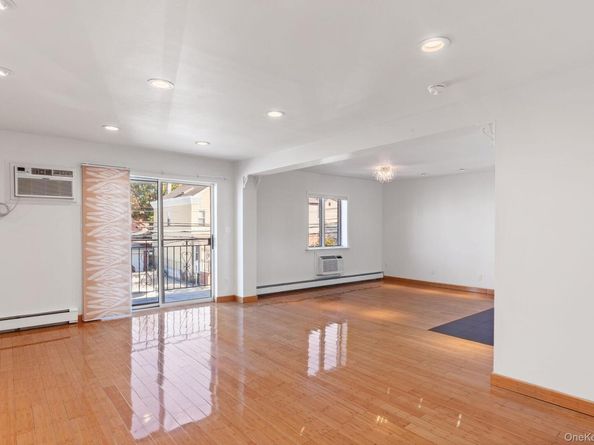 12208 23rd Avenue, College Point NY 11356