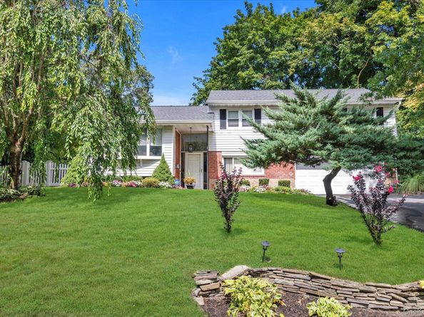 5 Meroke Court, Huntington Station NY 11746
