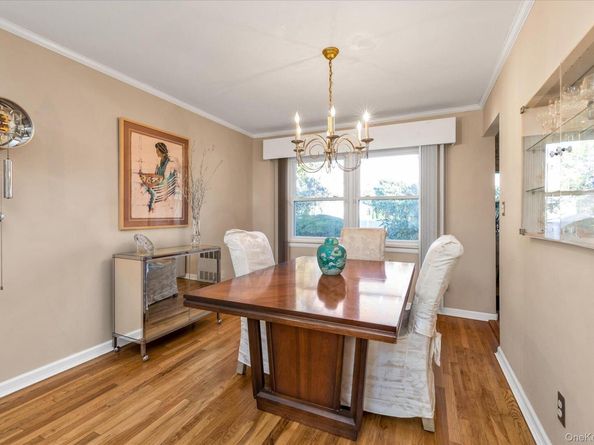 5 Meroke Court, Huntington Station NY 11746