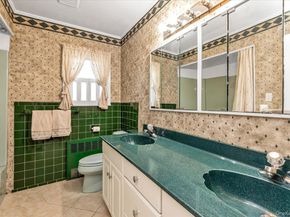 5 Meroke Court, Huntington Station NY 11746