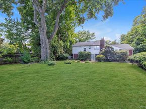 5 Meroke Court, Huntington Station NY 11746