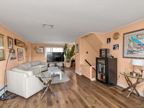 5 Meroke Court, Huntington Station NY 11746