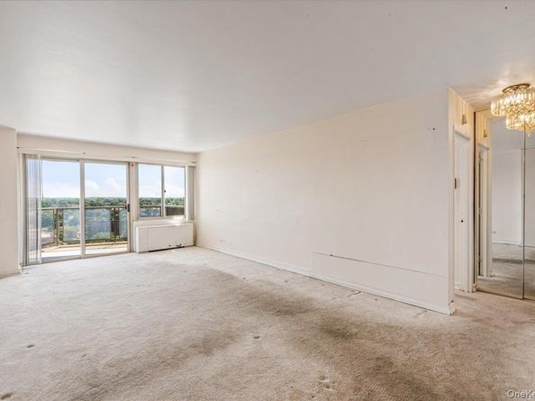 18-15 215th Street 15B, Bayside NY 11360