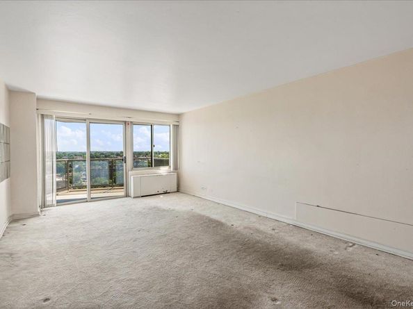 18-15 215th Street 15B, Bayside NY 11360