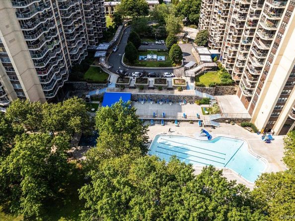 18-15 215th Street 15B, Bayside NY 11360