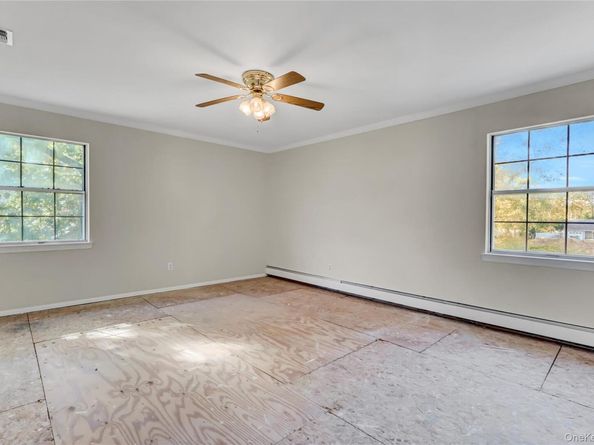 20 Gabon Lane, Coram NY 11727