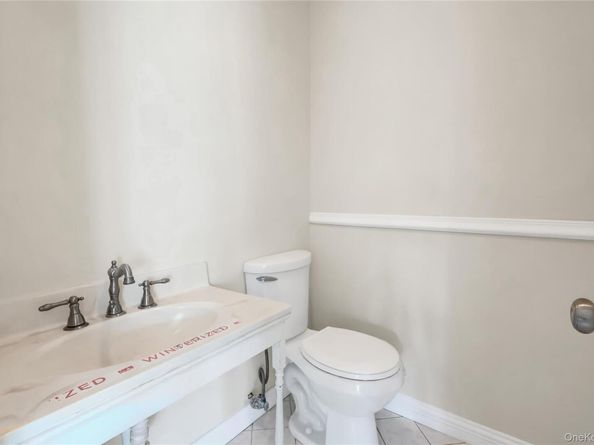 20 Gabon Lane, Coram NY 11727