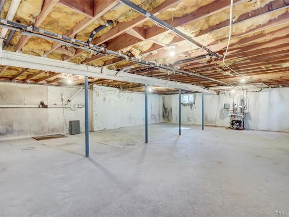 20 Gabon Lane, Coram NY 11727