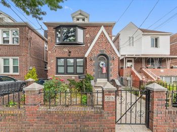 2328 Esplanade