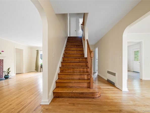 28 Elizabeth Avenue, Hempstead NY 11550