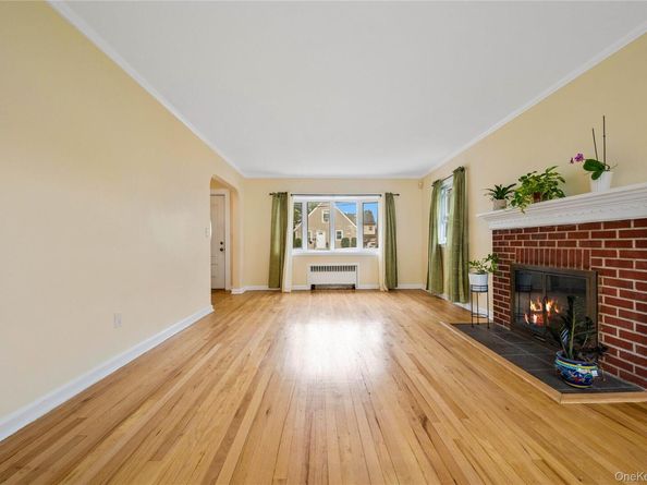 28 Elizabeth Avenue, Hempstead NY 11550