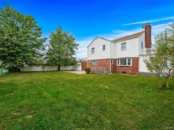 28 Elizabeth Avenue, Hempstead NY 11550