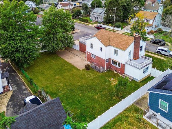 28 Elizabeth Avenue, Hempstead NY 11550