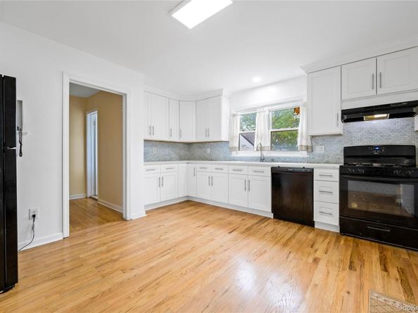 28 Elizabeth Avenue, Hempstead NY 11550
