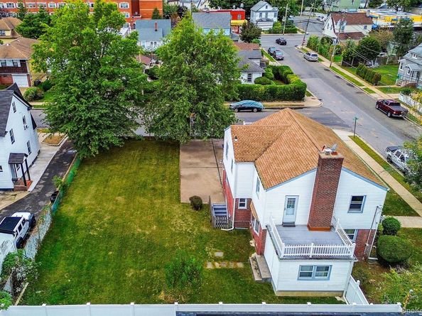 28 Elizabeth Avenue, Hempstead NY 11550